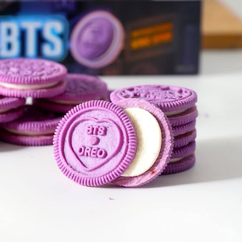 đĒđ NEW ARRIVAL â OREO BTS Purple Sandwich Cookies | Limited Edition - Image 4